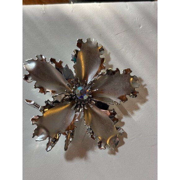 Vintage Silver-Tone Flower Brooch With Aurora Borealis Center Stone - Picture 9 of 9